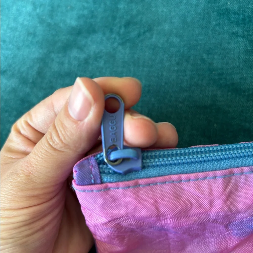 BAGGU lightweight cosmetic